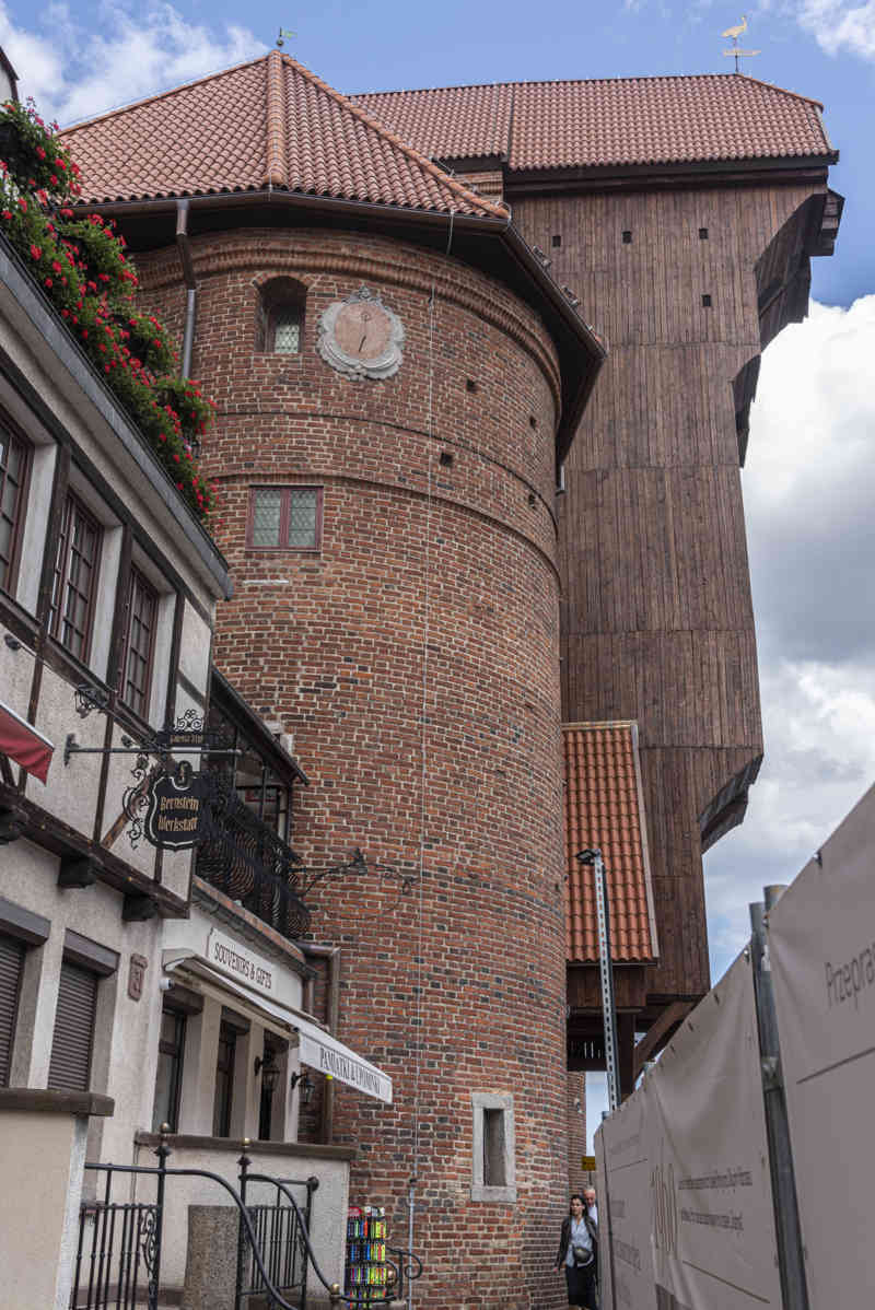 Polonia - Gdansk 102 - antigua grúa portuaria.jpg